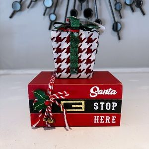 NWT 2 pc set - Ashland - wood Christmas decor